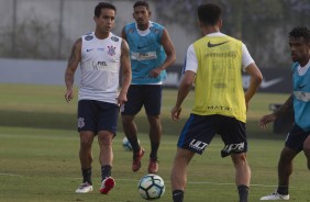 Jadson foi o nico titular a treinar em campo; Os demais fizeram trabalho de recuperao