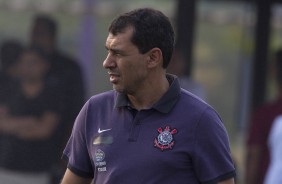 O técnico treina o time para enfrentar o Cruzeiro, no final de semana