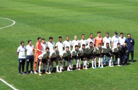 Elenco do Sub-17 antes da partida contra o Diadema pelo Paulista