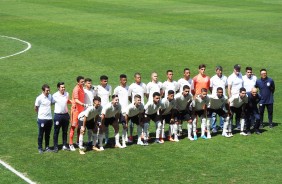 Elenco do Sub-17 antes da partida contra o Diadema pelo Paulista