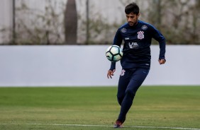 Camacho finalizando durante o treino de hoje no CT