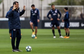 Carille esboça time para enfrentar o Cruzeiro, no Mineirão