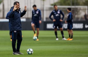 Carille esboa time para enfrentar o Cruzeiro, no Mineiro