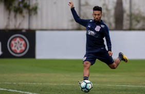 Clayson treina no CT para encarar o Cruzeiro, no Mineirão