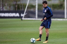 Fagner deve ser titular contra o Cruzeiro, no Mineirão