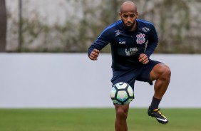 Fellipe Bastos treina no CT na espera de uma chance no time titular