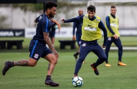 Kazim encara Camacho no treino de hoje no CT