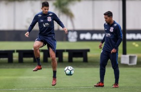 Pedro Henrique e Lo Prncipe durante a atividade desta tarde no CT