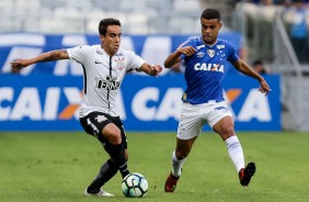 Jadson também foi titular diante o Cruzeiro no Mineirão