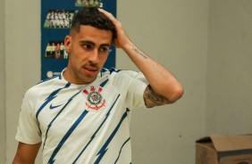 Gabriel no vestiário do Mineirão aguardando o início do jogo contra o Cruzeiro