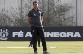O técnico Fábio Carille comandou a atividade tática
