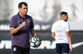 Carille comandou o treino do Corinthians