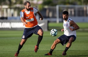 Danilo j treina com bola e fica mais perto do retorno