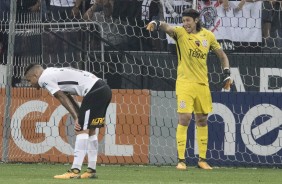 Cssio e Guilherme Arana atuando diante o Coritiba na Arena