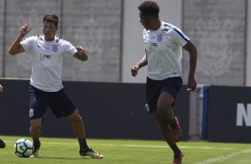 Giovanni Augusto e Moisés no treino de reapresentação do Corinthians