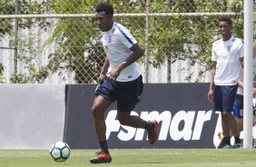 Moisés também marcou presença no treino dos reservas no CT
