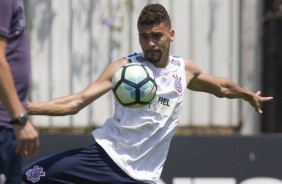 Léo Santos no treinamento desta tarde no CT