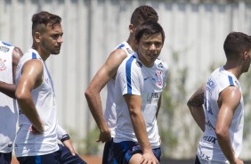 Maycon e Fagner no CT durante penltimo treino antes de encarar o Bahia