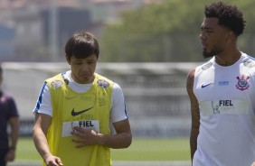 Romero e Kazim durante o treino desta sexta-feira no CT