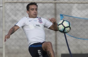 Jadson durante o treino desta tera-feira; O foco agora  o Grmio