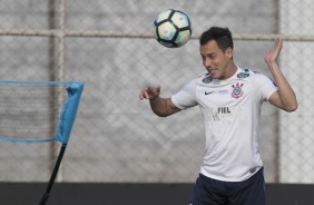 Rodriguinho também deve ocupar sua vaga no meio campo contra o Grêmio na quarta-feira
