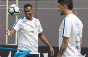 Jô e Pedro Henrique no treino desta sexta-feira no CT Joaquim Grava