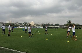 Jogadores do Corinthians no treino desta sexta-feira no CT Joaquim Grava