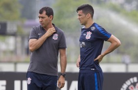 Carille e Balbuena conversam durante o treino deste sbado