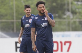 Kazim e Pedro Henrique treinam durante a manh deste sbado; O foco  o Botafogo