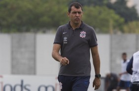 O treinador Fábio Carille treina o time para enfrentar o Botafogo na próxima segunda-feira
