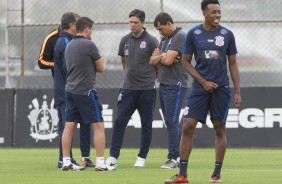 O treino foi marcado por um esboço da equipe titular do Timão