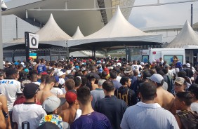 Fila para a entrada no Setor Norte da Arena Corinthians