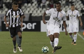 Jô durante a partida contra o Botafogo