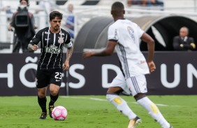 Fagner em ao na partida contra a Ponte Preta