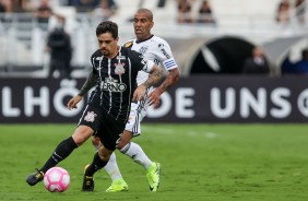 Fagner em ao na partida contra a Ponte Preta