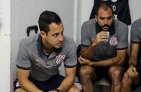 Rodriguinho e Danilo concentrados no vestirio antes da partida contra a Ponte