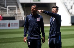 Jogadores da equipe sub-17 na chegada para a partida contra o Vitria