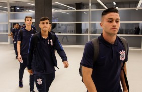 Jogadores da equipe sub-17 na chegada para a partida contra o Vitria