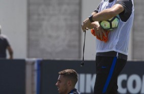 Carille durante treino no CT Joaquim Grava