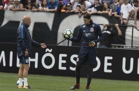 Mauri e Cássio durante o treinamento deste sábado diante 32 mil Fieis na Arena