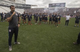 O treinador agradeceu a presena dos fieis que foram ao treino deste sbado na Arena Corinthians