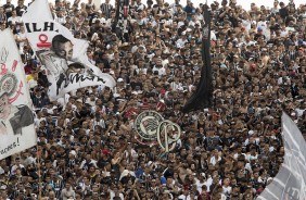 Os torcedores organizados se uniram para apoiar o time no treino deste sbado na Arena Corinthians