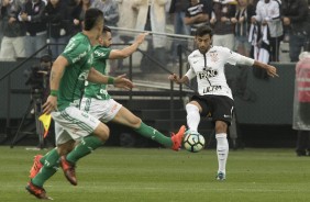 Camacho ocupou a vaga de Maycon diante o Palmeiras na Arena Corinthians