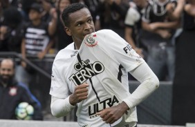 Jô anotou o terceiro gol do Corinthians contra o Palmeiras