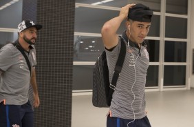 Danilo e Balbuena chegando à Arena Corinthians antes do duelo contra o Palmeiras