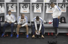 Léo Príncipe, Danilo, Maycon e Arana no vestiário da Arena da Baixada