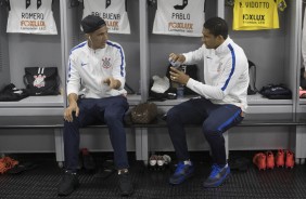 Os zagueiros Balbuena e Pablo no vestiário da Arena da Baixada antes do jogo contra o Atlético-PR
