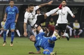 Clayson foi perseguido no jogo contra o Ava, na Arena Corinthians