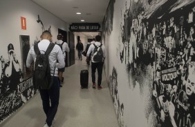 Jogadores chegando à Arena Corinthians para duelo contra o Avaí