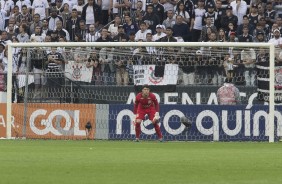 O goleiro Caque Frana entrou no lugar de Cssio e do lesionado Walter